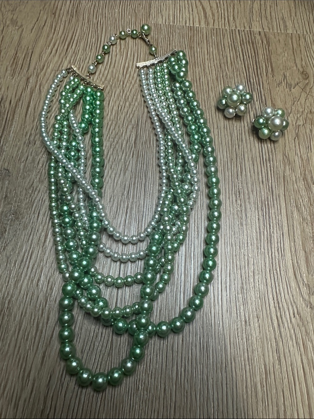 Vintage Layered Green & Cream Pearl Statement Necklace Matching Clip-On Earrings